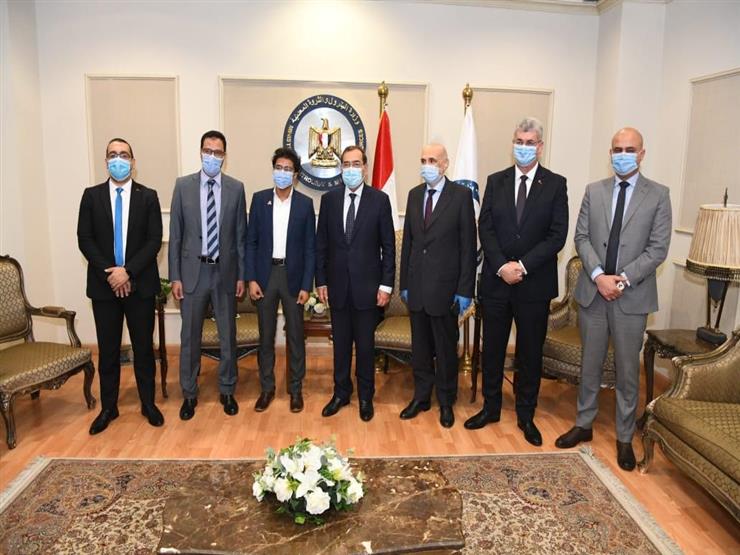 "من أسرة بترولية".. الملا يكرم أول الجمهورية بالثانوية العامة علمي رياضة "من أسرة بترولية".. الملا يكرم أول الجمهورية بالثانوية العامة علمي رياضة