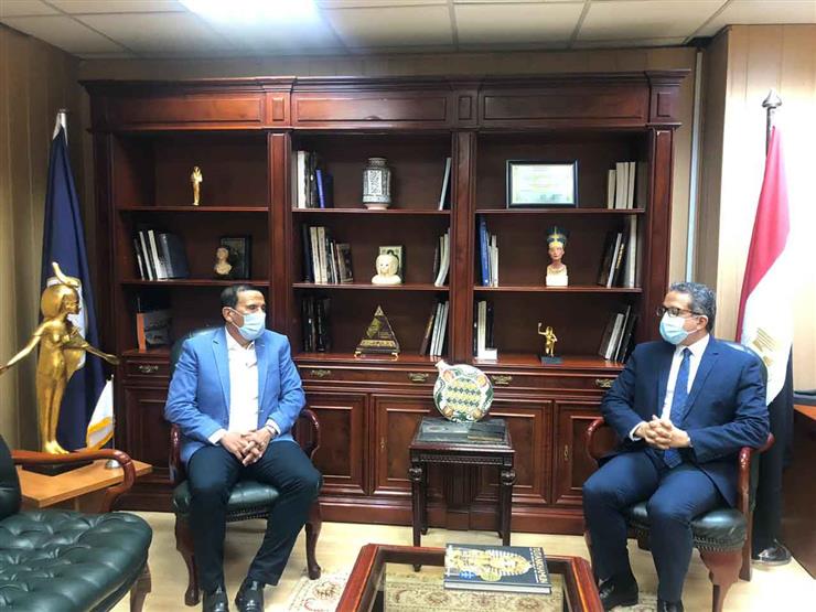 العناني يبحث مع رئيس غرفة شركات السياحة السابق ميكنة تصاريح مرور الأفواج السياحية العناني يبحث مع رئيس غرفة شركات السياحة السابق ميكنة تصاريح مرور الأفواج السياحية