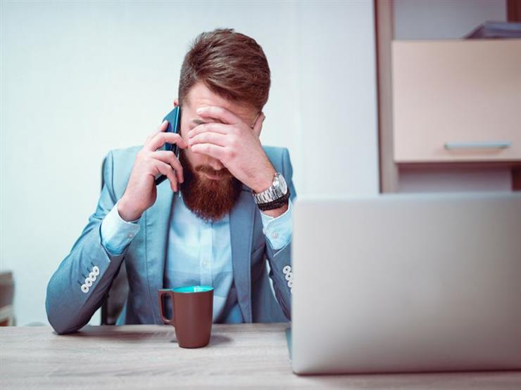 احذر: هذه العادات في عملك تخصم من رصيدك المهني.. منها الشكوى احذر: هذه العادات في عملك تخصم من رصيدك المهني.. منها الشكوى