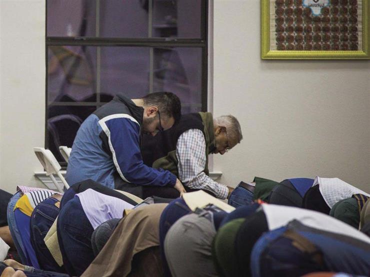يقدر على القيام ويصلي جالسًا.. البحوث الإسلامية يوضح حكم صلاة النافلة في هذه الحالة يقدر على القيام ويصلي جالسًا.. البحوث الإسلامية يوضح حكم صلاة النافلة في هذه الحالة