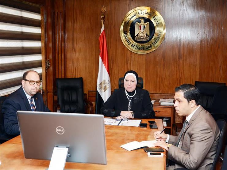 وزيرة الصناعة: طرح 7 مجمعات صناعية أمام المستثمرين مطلع شهر أكتوبر المقبل وزيرة الصناعة: طرح 7 مجمعات صناعية أمام المستثمرين مطلع شهر أكتوبر المقبل