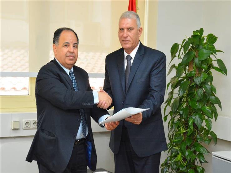 وزير المالية يصدر قرارا بتجديد ندب السيد كمال نجم رئيسا لمصلحة الجمارك وزير المالية يصدر قرارا بتجديد ندب السيد كمال نجم رئيسا لمصلحة الجمارك