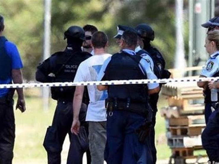 إصابة عدة أشخاص جراء اقتحام سيارة لحشد في هولندا إصابة عدة أشخاص جراء اقتحام سيارة لحشد في هولندا