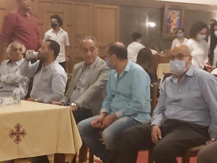 بدء عزاء المنتصر بالله.. ويسرا أول الحاضرين بدء عزاء المنتصر بالله.. ويسرا أول الحاضرين