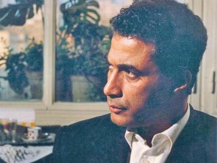 "اعتدى على مخرج بالسكين وحاول الانتحار بسبب نور الشريف.. حكايات أحمد زكي في عيد ميلاده" "اعتدى على مخرج بالسكين وحاول الانتحار بسبب نور الشريف.. حكايات أحمد زكي في عيد ميلاده"