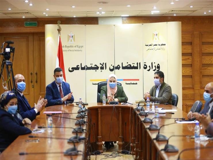 اتفاقية بين "التضامن" و"المصرية للاتصالات" لتوفير 3.5 مليون شريحة محمول لمستحقي تكافل وكرامة اتفاقية بين "التضامن" و"المصرية للاتصالات" لتوفير 3.5 مليون شريحة محمول لمستحقي تكافل وكرامة