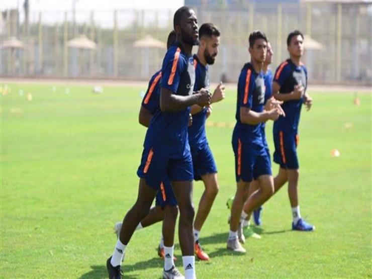 وكيله: خلاف إيدو موسيس وزميله بسبب ثمن "حذاء".. والأزمة ستحل وكيله: خلاف إيدو موسيس وزميله بسبب ثمن "حذاء".. والأزمة ستحل
