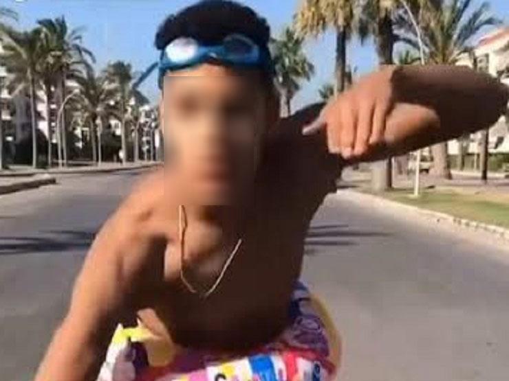 ضبط الشاب المتهم بتصوير مقاطع فيديو بملابس داخلية في دمياط ضبط الشاب المتهم بتصوير مقاطع فيديو بملابس داخلية في دمياط