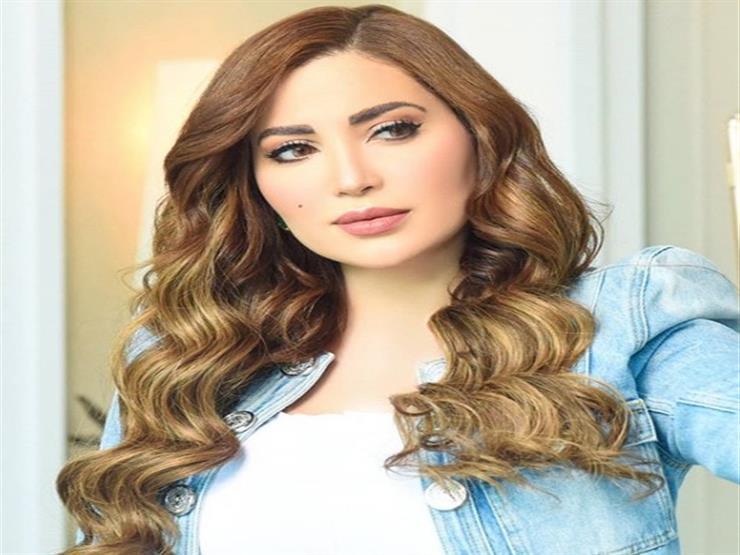 السوريون يودعون حاتم علي بـ"الدموع والزغاريد".. وهكذا علّقت نسرين طافش (فيديو) السوريون يودعون حاتم علي بـ"الدموع والزغاريد".. وهكذا علّقت نسرين طافش (فيديو)