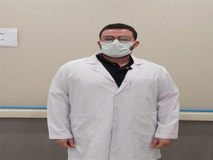 بعد بدء التطعيم.. عبدالمنعم سليم أول طبيب في مصر يحصل على لقاح كورونا بعد بدء التطعيم.. عبدالمنعم سليم أول طبيب في مصر يحصل على لقاح كورونا