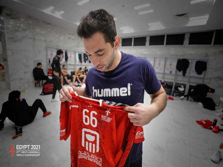 "مسعف صالة القاهرة المغطاة" يكشف كواليس إصلاح قميص الأحمر أثناء مباراة سلوفينيا
