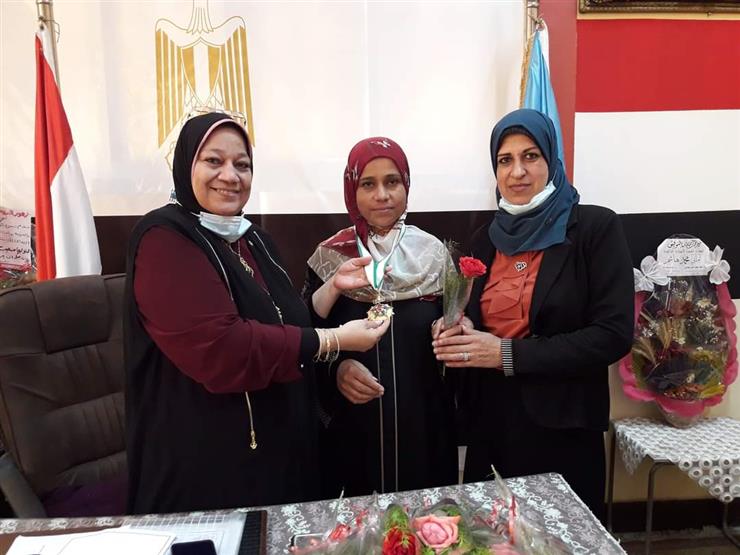 طالبة بكلية الدراسات الإسلامية بالزقازيق.. الأزهر تكرم بطلة العالم في الكاراتيه طالبة بكلية الدراسات الإسلامية بالزقازيق.. الأزهر تكرم بطلة العالم في الكاراتيه