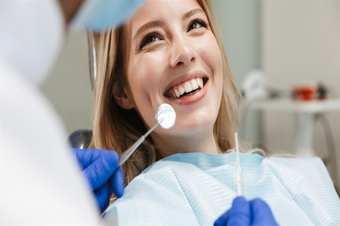 5 حالات تستدعي إجراء فينير الأسنان.. بينها علاج "الضب"