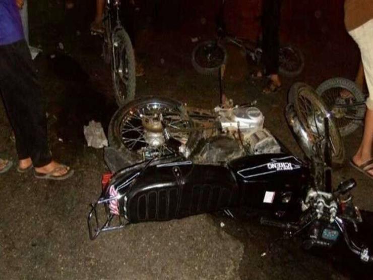 مصرع اثنين وإصابة ٣ بينهم سيدتان في حادث تصادم بالواحات مصرع اثنين وإصابة ٣ بينهم سيدتان في حادث تصادم بالواحات