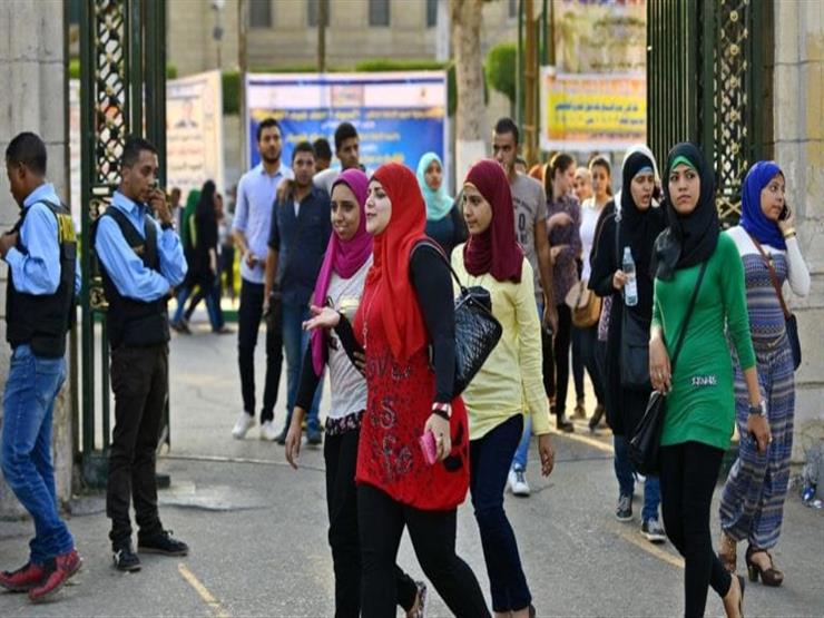 رؤساء الجامعات يتفقدون سير العملية التعليمية في أول أيام العام الدراسي الجديد رؤساء الجامعات يتفقدون سير العملية التعليمية في أول أيام العام الدراسي الجديد