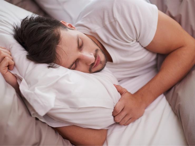 طبيبة تحذر الشعور بالدوار أثناء النوم قد يكون بسبب الوسادة