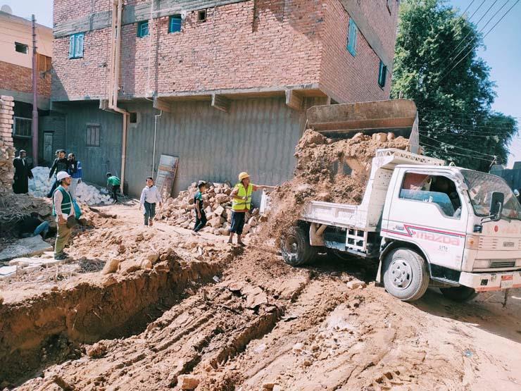 محافظ أسوان: لن يتم إعادة بناء المنازل التي تضررت نتيجة سقوط السيول