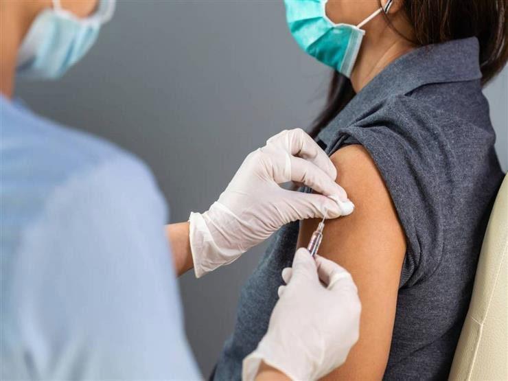 متحدث الصحة: لا يشترط أن تكون الجرعة الثالثة من نفس اللقاح الذى تلقاه المواطن