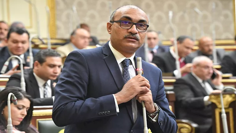 نواب يطالبون بكشف أعداد ورواتب مستشاري الوزارات