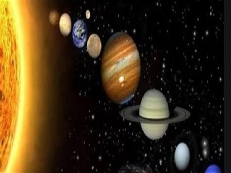 "ترى بالعين المجردة".. القومي للبحوث الفلكية يوضح ظاهرة اصطفاف 5 كواكب في السماء
