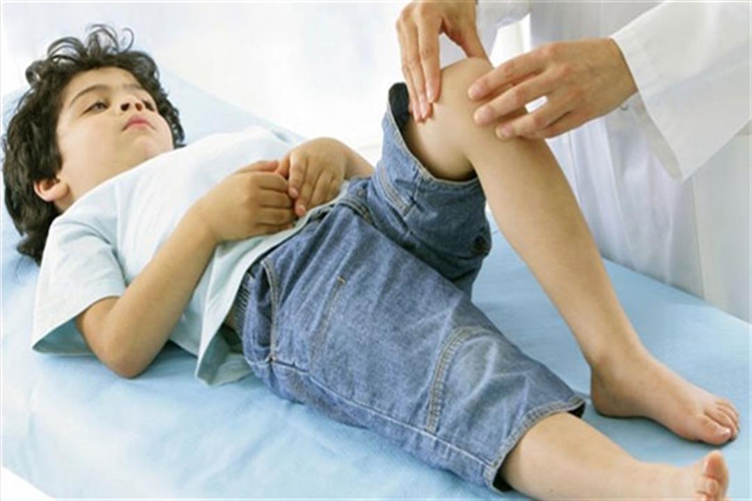 هل تشير آلام الساق والمفاصل عند الأطفال لمشكلة خطيرة؟