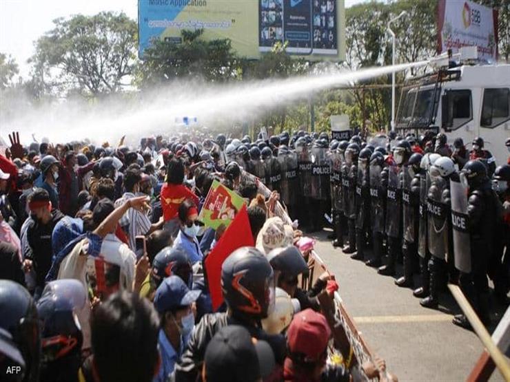 انقلاب ميانمار: الجيش يستخدم القبضة الحديدة لقمع الاحتجاجات في يوم دام جديد انقلاب ميانمار: الجيش يستخدم القبضة الحديدة لقمع الاحتجاجات في يوم دام جديد