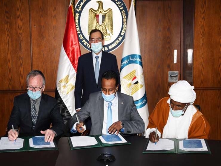 الثروة المعدنية توقع 10 عقود جديدة مع 4 شركات للبحث عن الذهب الثروة المعدنية توقع 10 عقود جديدة مع 4 شركات للبحث عن الذهب
