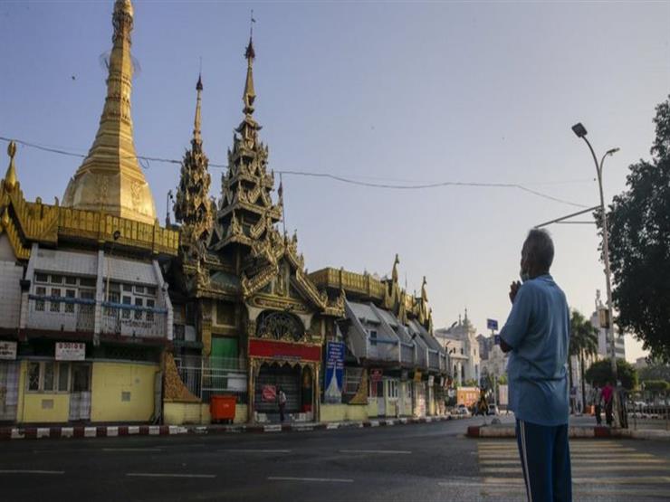 اعتقل الجيش السياسيين المدنيين قبل ساعات من انعقاد
