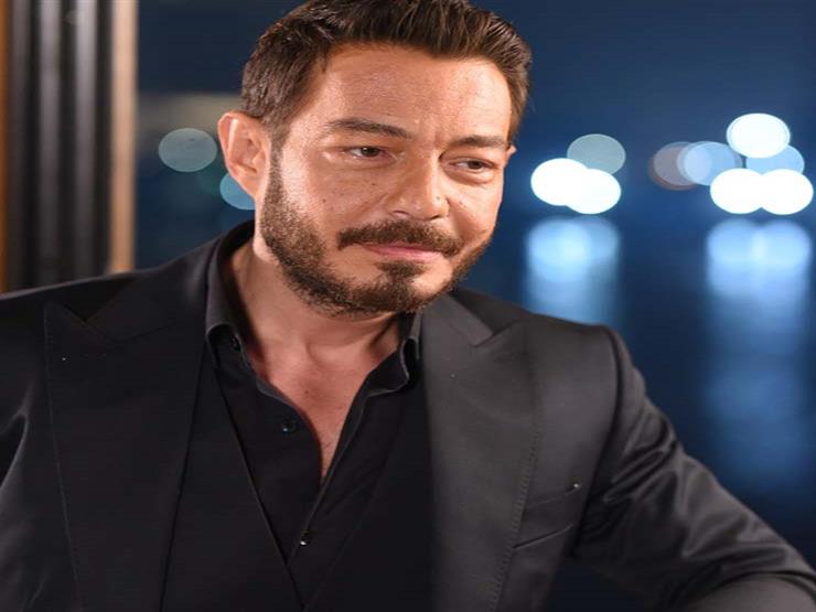 أحمد زاهر عن صورته مع "ليلى وملك": "شقيقاتي" أحمد زاهر عن صورته مع "ليلى وملك": "شقيقاتي"