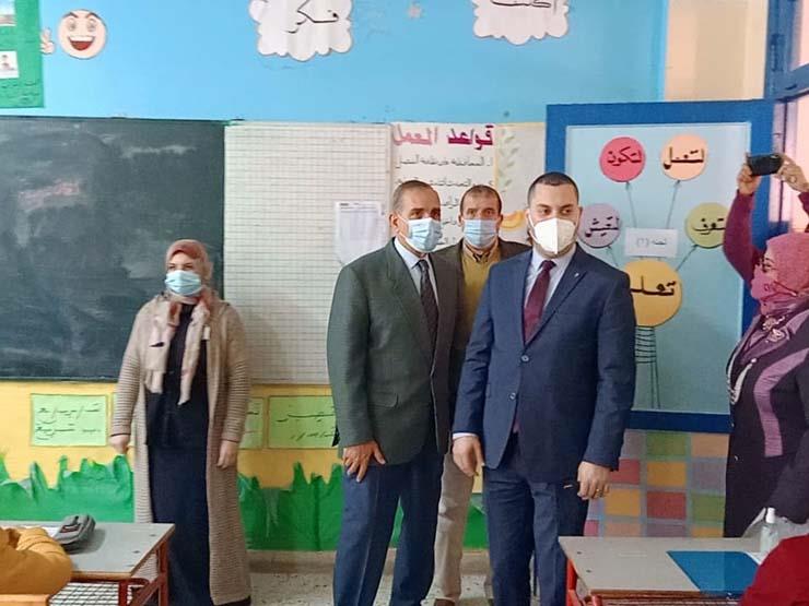 محافظ كفر الشيخ يتفقد امتحانات الترم الأول في المدارس محافظ كفر الشيخ يتفقد امتحانات الترم الأول في المدارس