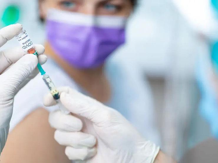 عوض تاج الدين: أعلى نسبة تطعيم للقاح كورونا عالميًا وصلت 20%