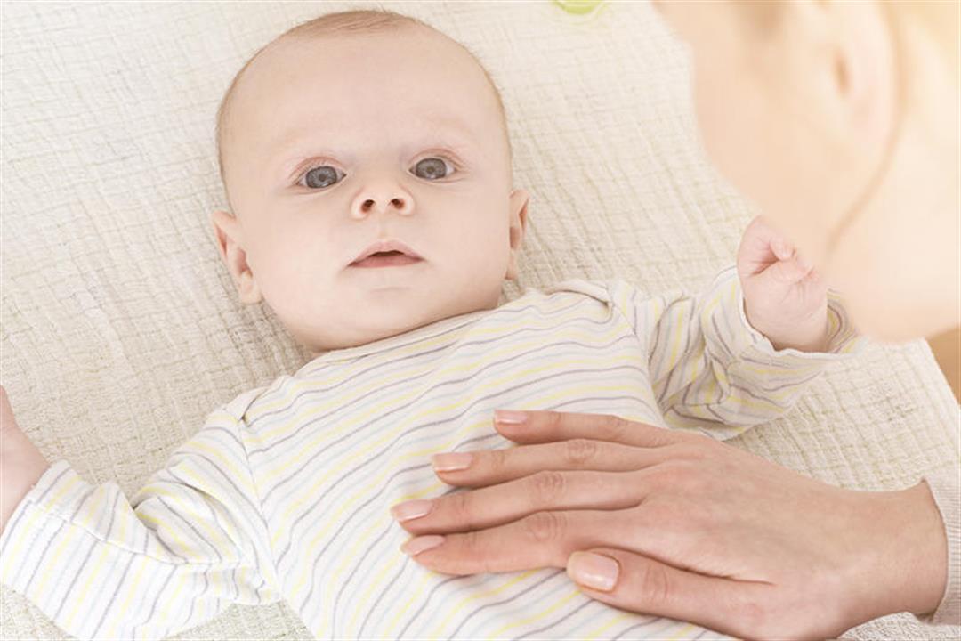 طرق طبيعية لعلاج الإمساك عند الرضع وحديثي الولادة الكونسلتو