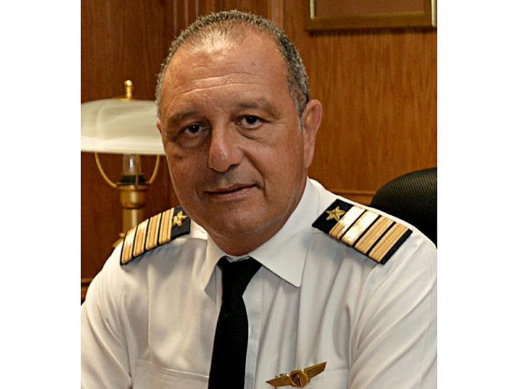 عمرو أبوالعينين رئيسا للقابضة لمصر للطيران خلفا لرشدي زكريا عمرو أبوالعينين رئيسا للقابضة لمصر للطيران خلفا لرشدي زكريا