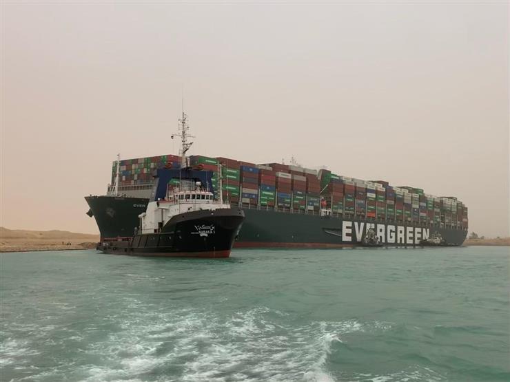 لواء بحري سابق: من الوارد حدوث عطل في سفينة قناة السويس