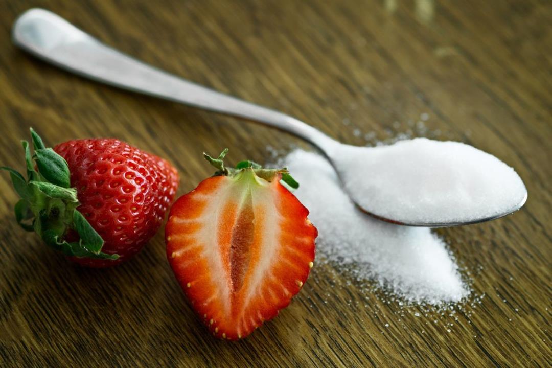 يوجد في الفواكه.. هل يضر سكر الفركتوز بصحة الجسم؟