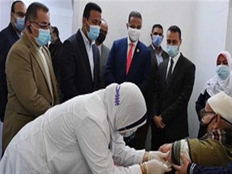 تطعيم أصحاب الأمراض المزمنة وكبار السن بلقاح كورونا في دمياط تطعيم أصحاب الأمراض المزمنة وكبار السن بلقاح كورونا في دمياط