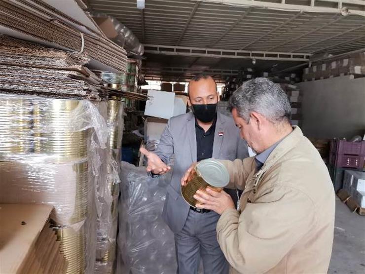 ضبط 6 أطنان زيتون فاسد داخل مصنع في الشرقية ضبط 6 أطنان زيتون فاسد داخل مصنع في الشرقية