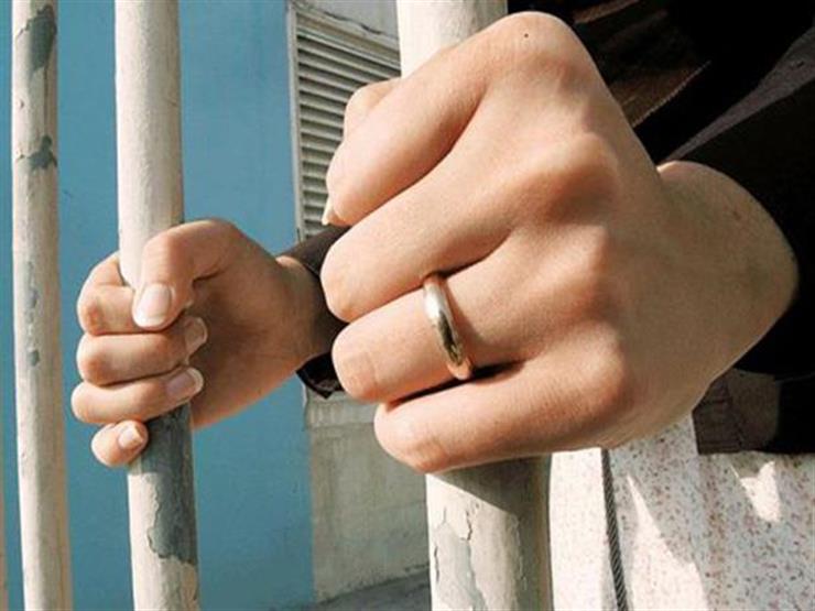 "ضربتها على رأسها وأشعلت النار في جسدها".. النيابة تُحيل سيدة للجنايات بتهمة قتل ضرتها بالجيزة "ضربتها على رأسها وأشعلت النار في جسدها".. النيابة تُحيل سيدة للجنايات بتهمة قتل ضرتها بالجيزة