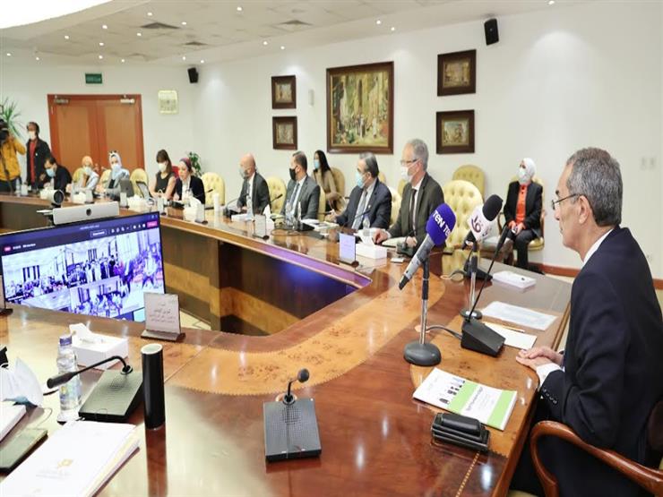 وزير الاتصالات يلتقي شباب خريجي مبادرة "مستقبلنا رقمي" وزير الاتصالات يلتقي شباب خريجي مبادرة "مستقبلنا رقمي"