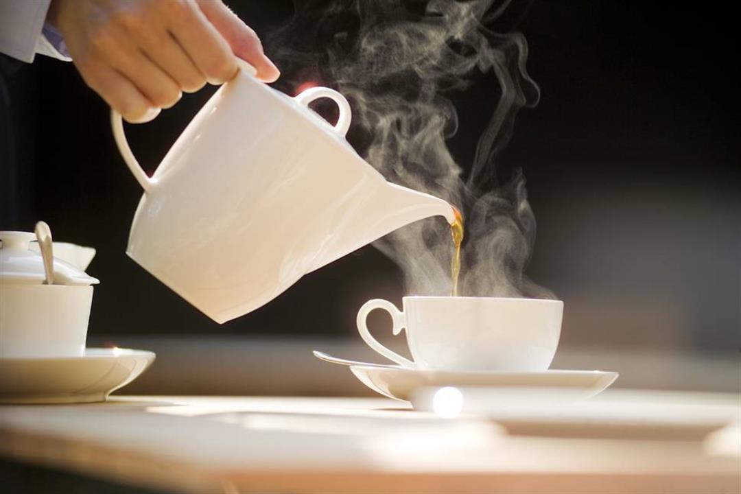 لمحبي الشاي.. دراسة تكشف مخاطر تناوله ساخنًا