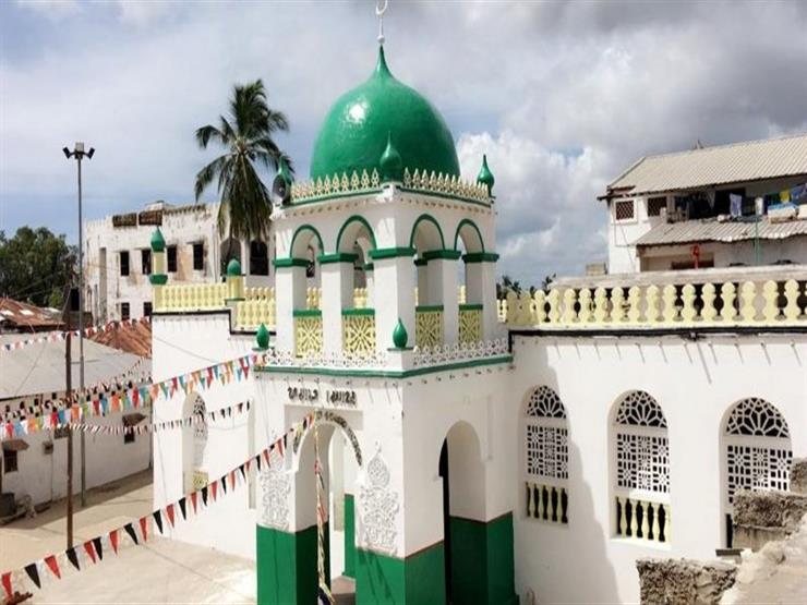 مسجد لامو في كينيا: غضب بسبب "تي شيرت" ارتداه جاي زي مسجد لامو في كينيا: غضب بسبب "تي شيرت" ارتداه جاي زي