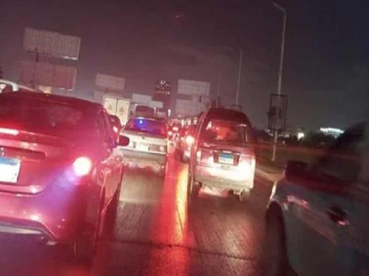 شلل مروري أعلى محور 26 يوليو إثر سقوط رافعة خرسانة شلل مروري أعلى محور 26 يوليو إثر سقوط رافعة خرسانة