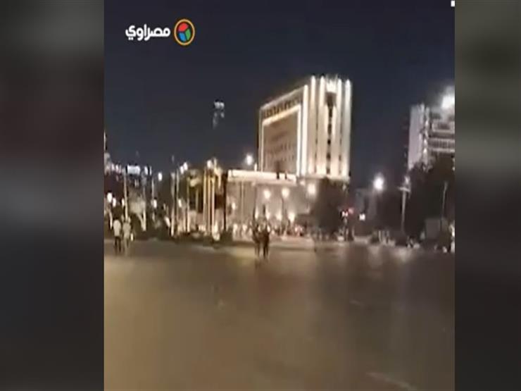 فيديو.. مواطنون يحتفلون بمرور 7 سنوات على إنجازات الرئيس السيسي في التحرير فيديو.. مواطنون يحتفلون بمرور 7 سنوات على إنجازات الرئيس السيسي في التحرير