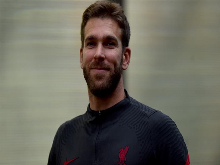 ليفربول يمدد تعاقده مع أدريان ليفربول يمدد تعاقده مع أدريان