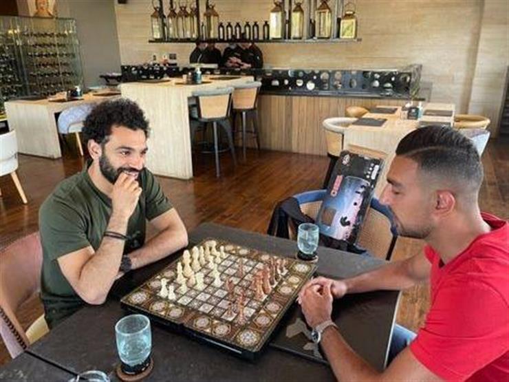 بالفيديو.. محمد صلاح يسخر من كوكا خلال لعبهما "الشطرنج" بالفيديو.. محمد صلاح يسخر من كوكا خلال لعبهما "الشطرنج"