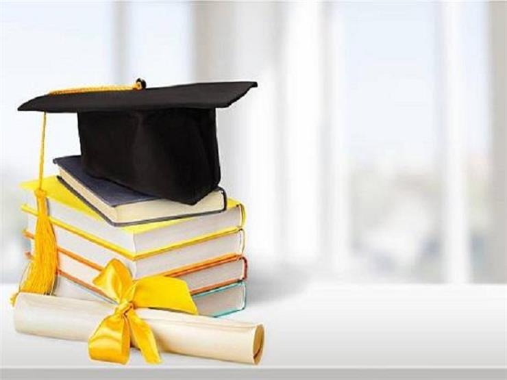 رجل تركي يتخرج في الجامعة بسن 67 عامًا رجل تركي يتخرج في الجامعة بسن 67 عامًا