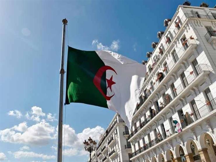 الجزائر تمدد قرار رفع الحجر المنزلي لـ10 أيام وتدعو إلى الإقبال على التلقيح