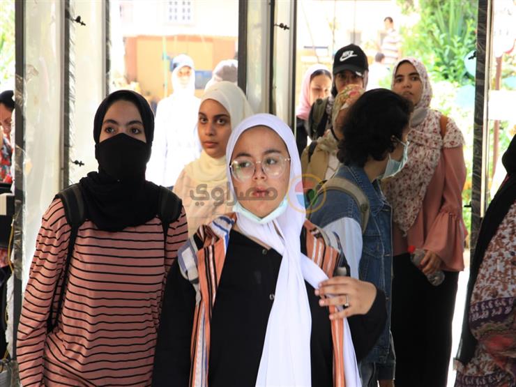 طلاب الثانوية العامة يؤدون امتحان الكيمياء والجغرافيا "دور ثان" طلاب الثانوية العامة يؤدون امتحان الكيمياء والجغرافيا "دور ثان"