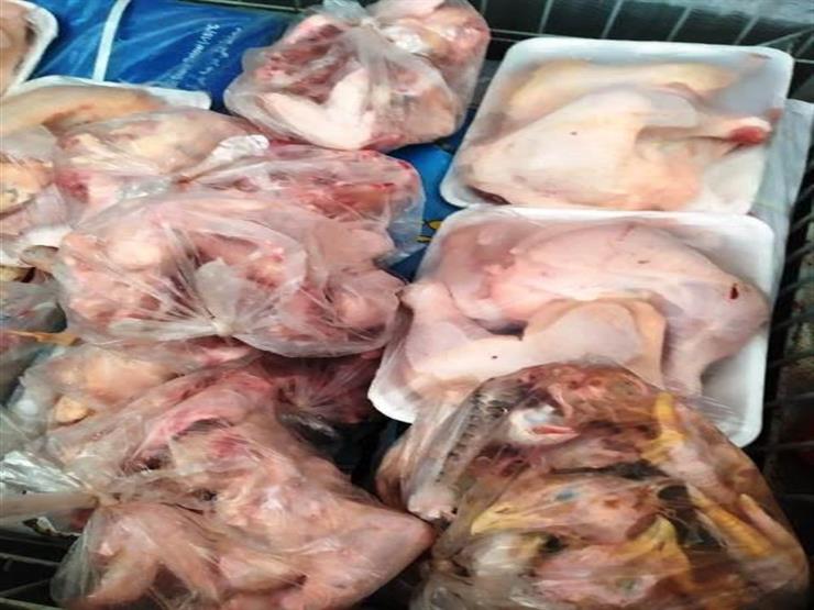 ضبط مدير مطعم يستخدم دواجن فاسدة في الجيزة ضبط مدير مطعم يستخدم دواجن فاسدة في الجيزة
