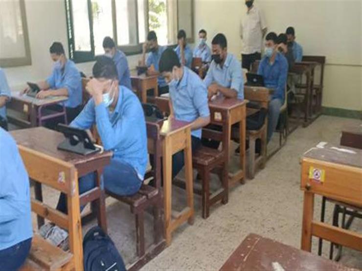 إسعاف قنا: إصابة ٤ طالبات بـ"تشنج وإغماء" بلجان امتحان الفيزياء إسعاف قنا: إصابة ٤ طالبات بـ"تشنج وإغماء" بلجان امتحان الفيزياء